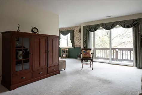 1608 Mulberry Court Poughkeepsie NY 12603