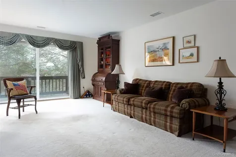 1608 Mulberry Court Poughkeepsie NY 12603