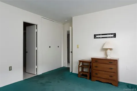 1608 Mulberry Court Poughkeepsie NY 12603