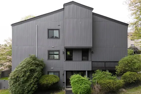 1608 Mulberry Court Poughkeepsie NY 12603