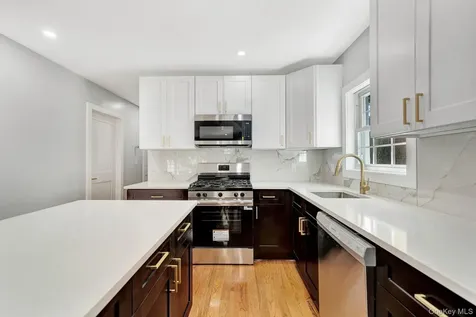 142-05 184th Street Springfield Gardens NY 11413