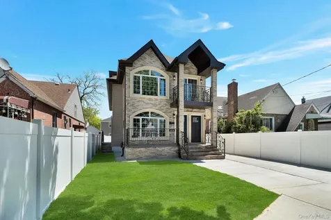 142-05 184th Street Springfield Gardens NY 11413