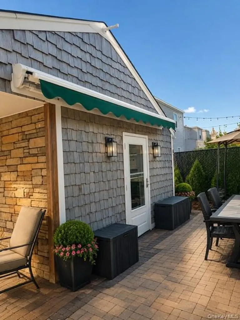 700 Sharon Road Copiague NY 11726