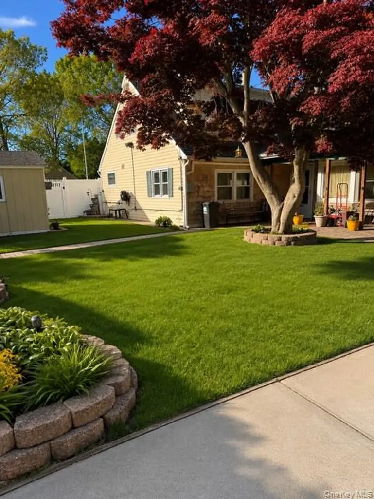 700 Sharon Road Copiague NY 11726