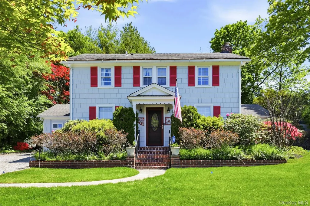 2 Ashley Place Glen Head NY 11545