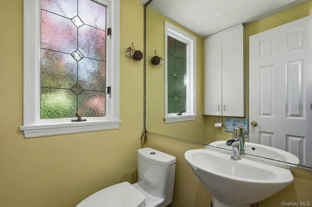 2 Ashley Place Glen Head NY 11545