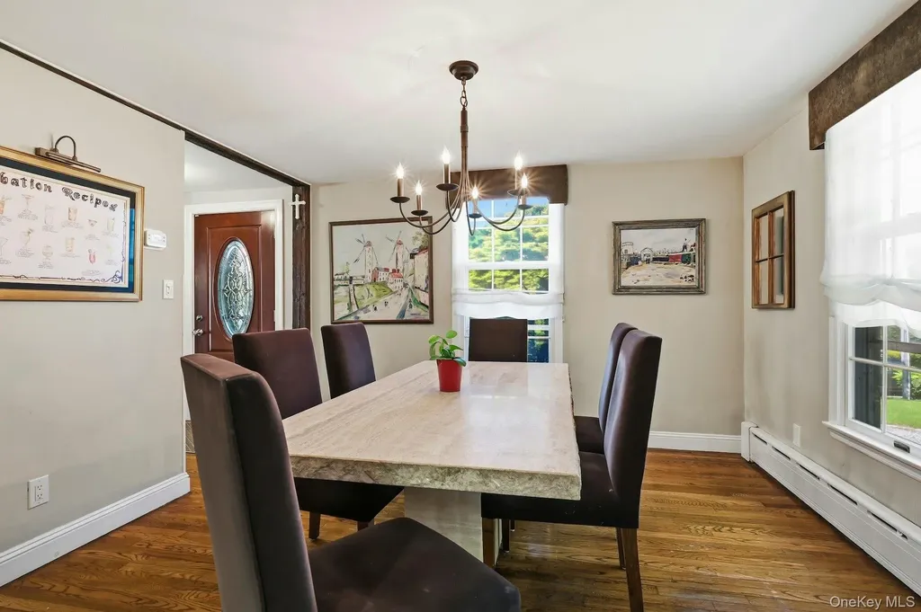 2 Ashley Place Glen Head NY 11545