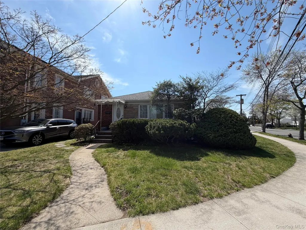58-04 264th Street Flushing NY 11362