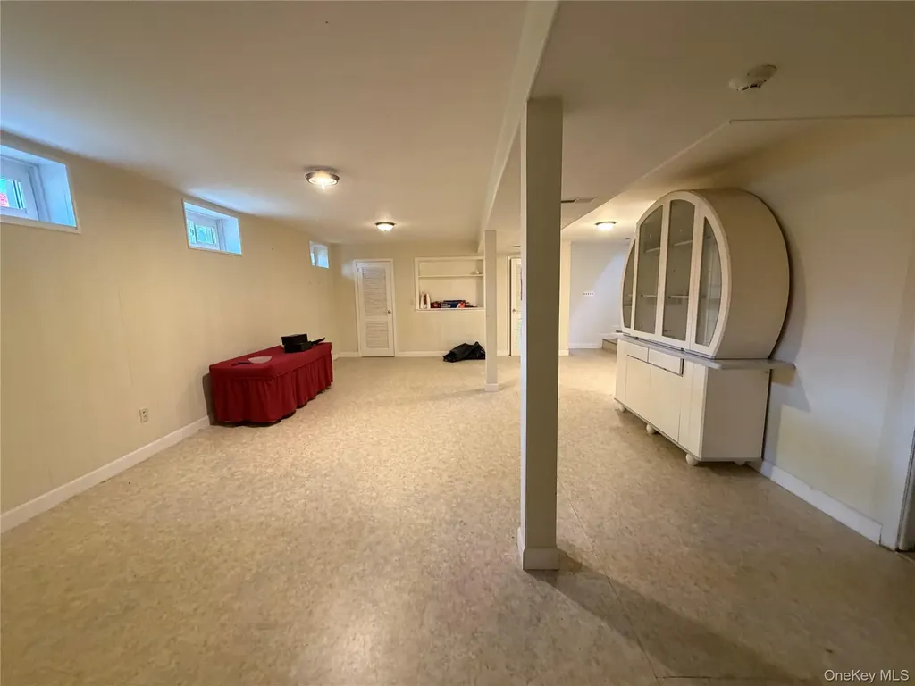 58-04 264th Street Flushing NY 11362