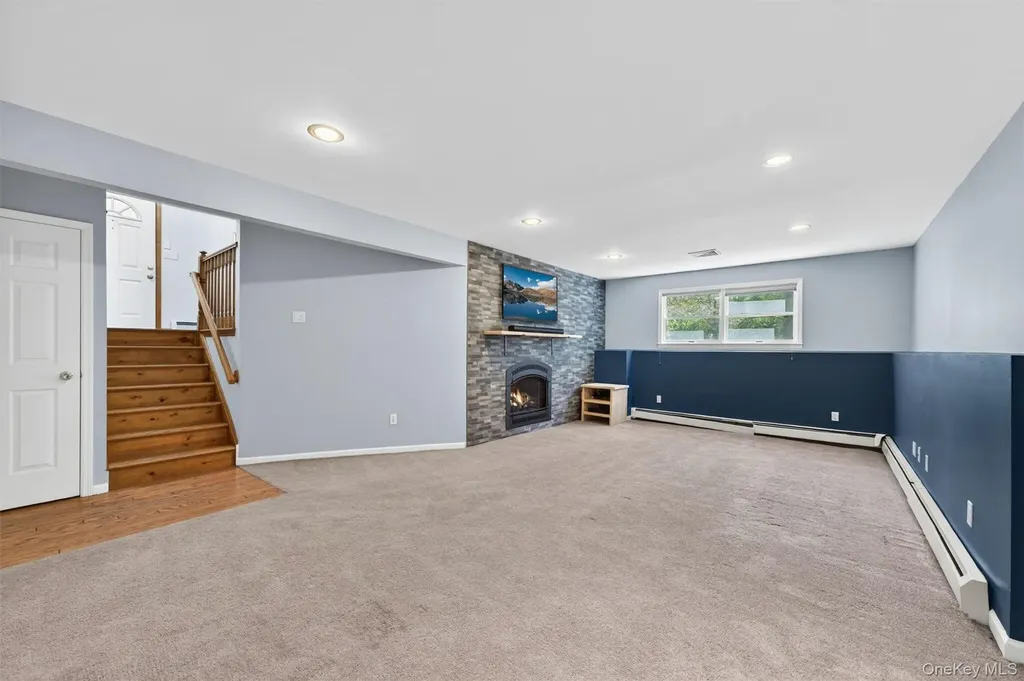 18 Alphonsa Court Salisbury Mills NY 12577