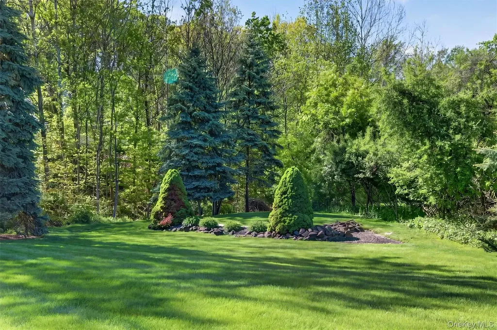 18 Alphonsa Court Salisbury Mills NY 12577