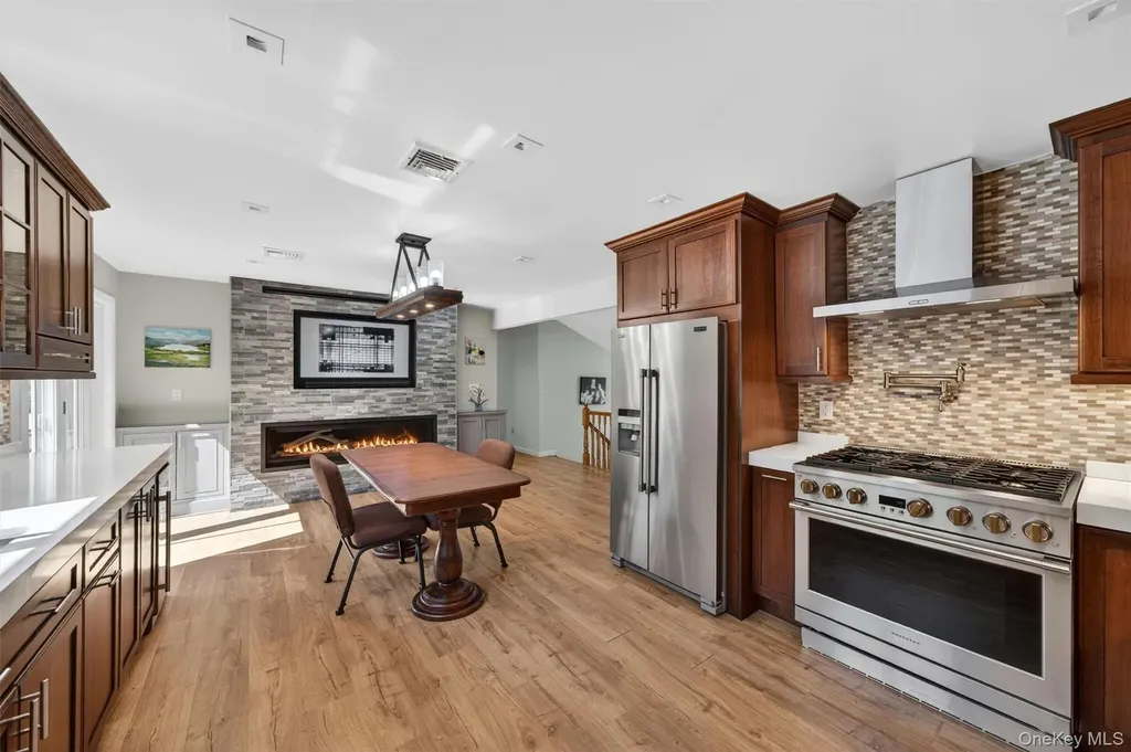 18 Alphonsa Court Salisbury Mills NY 12577