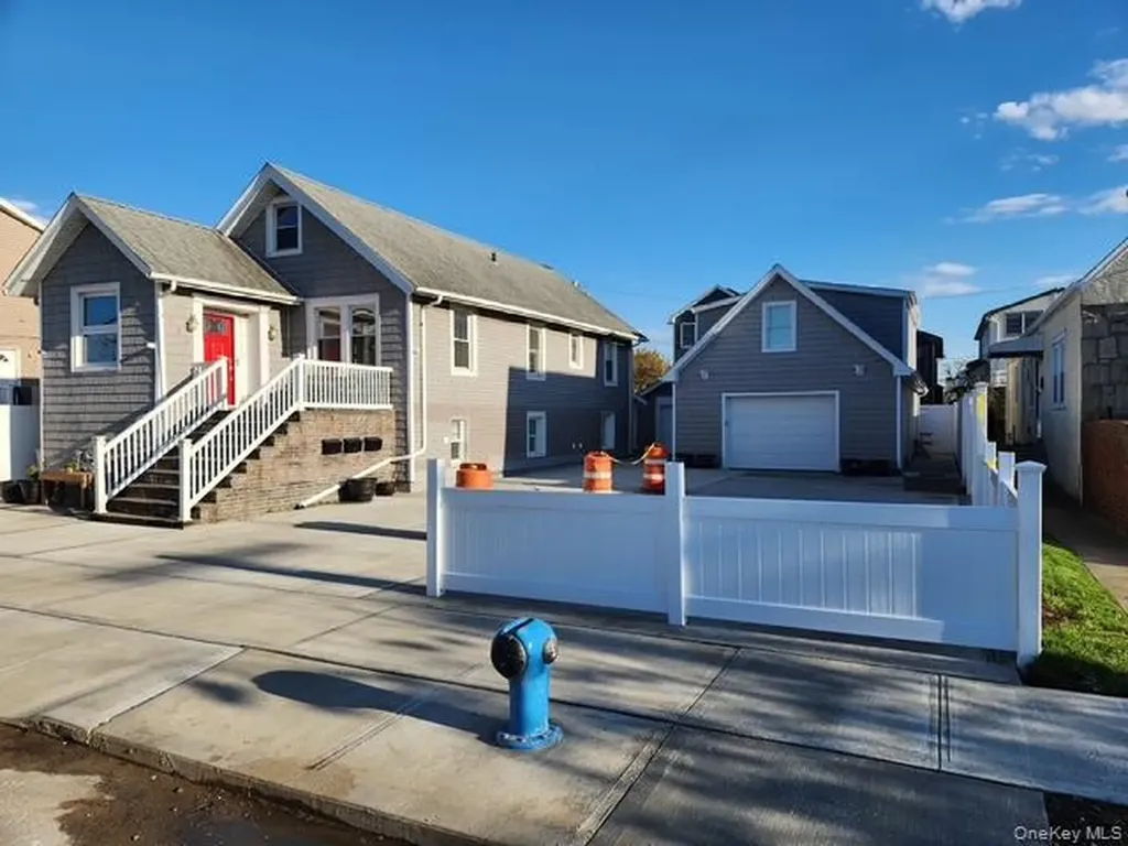 226 E Pine Street Long Beach NY 11561