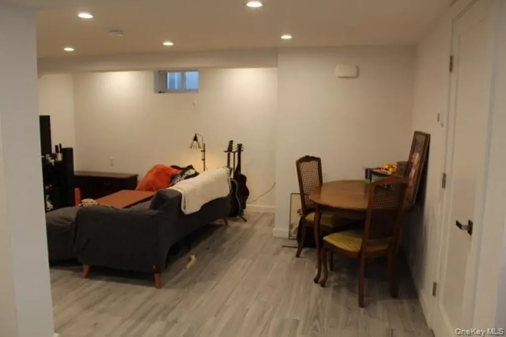 226 E Pine Street Long Beach NY 11561