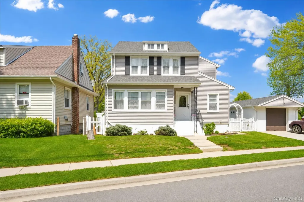 62 Leaman Place Lynbrook NY 11563