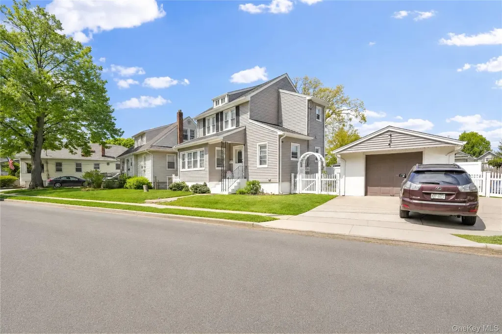 62 Leaman Place Lynbrook NY 11563