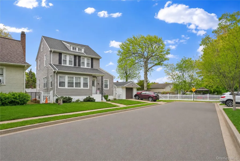 62 Leaman Place Lynbrook NY 11563