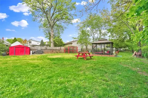 62 Leaman Place Lynbrook NY 11563