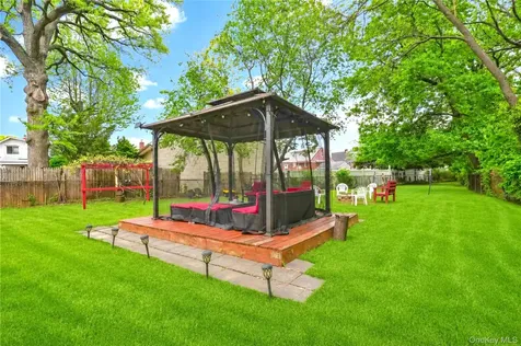 62 Leaman Place Lynbrook NY 11563