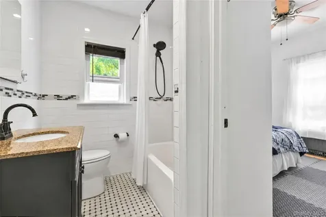 62 Leaman Place Lynbrook NY 11563