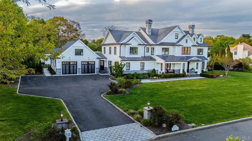 5 Dupont Court Dix Hills NY 11746
