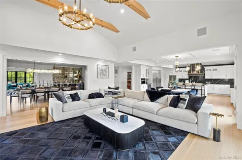 5 Dupont Court Dix Hills NY 11746