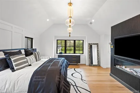 5 Dupont Court Dix Hills NY 11746