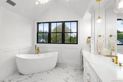 5 Dupont Court Dix Hills NY 11746