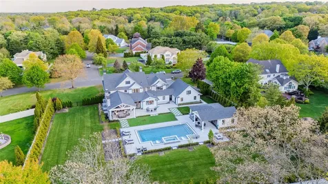 5 Dupont Court Dix Hills NY 11746