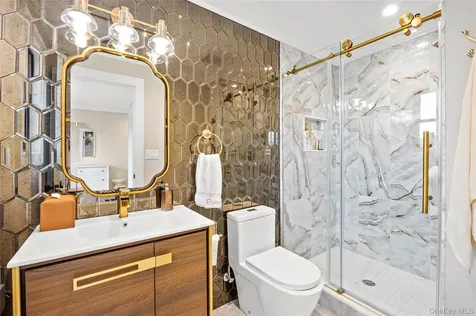 5 Dupont Court Dix Hills NY 11746