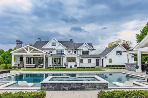 5 Dupont Court Dix Hills NY 11746