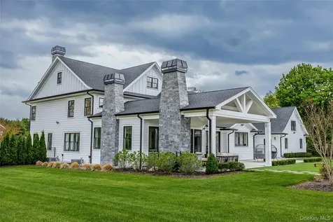 5 Dupont Court Dix Hills NY 11746