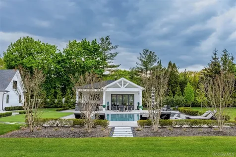 5 Dupont Court Dix Hills NY 11746