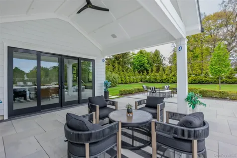 5 Dupont Court Dix Hills NY 11746
