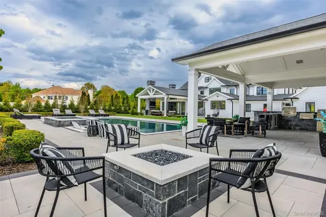 5 Dupont Court Dix Hills NY 11746