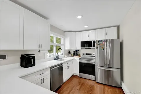 31 S White Rock Road Holmes NY 12531