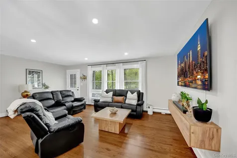 31 S White Rock Road Holmes NY 12531
