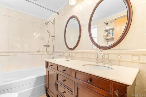 430 Turneur Avenue Bronx NY 10473