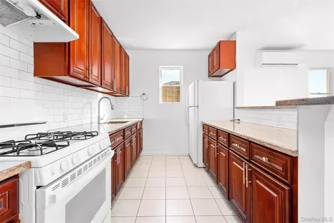 430 Turneur Avenue Bronx NY 10473