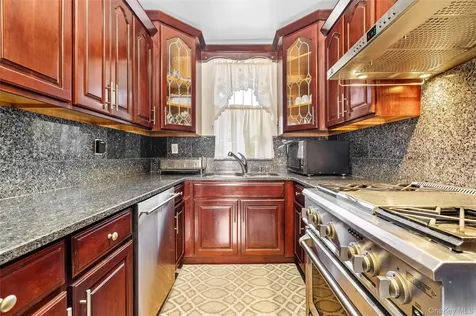 430 Turneur Avenue Bronx NY 10473