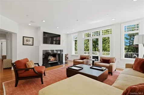 22 Petersville Road Mount Kisco NY 10549