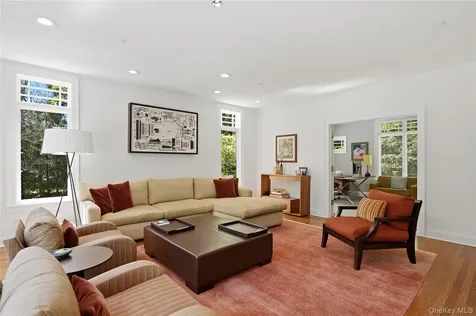 22 Petersville Road Mount Kisco NY 10549
