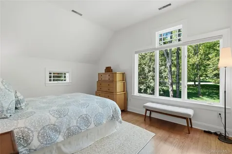 22 Petersville Road Mount Kisco NY 10549