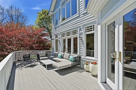 22 Petersville Road Mount Kisco NY 10549