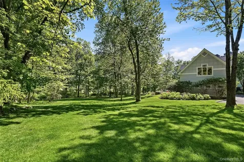 22 Petersville Road Mount Kisco NY 10549