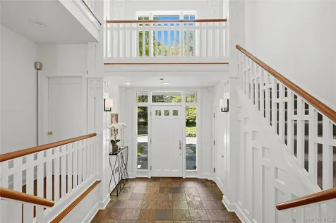 22 Petersville Road Mount Kisco NY 10549