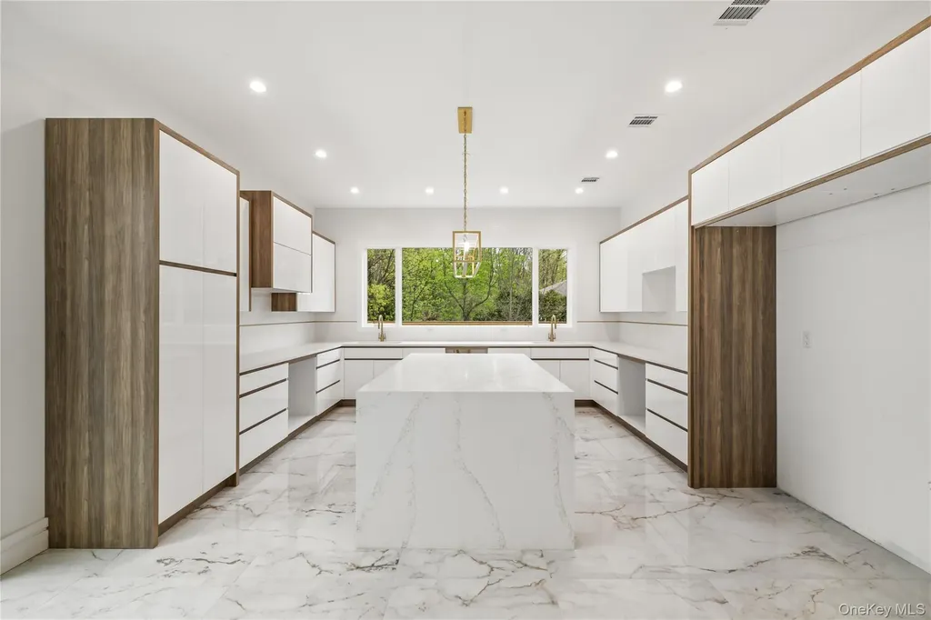 7 Sherwood Avenue Spring Valley NY 10977