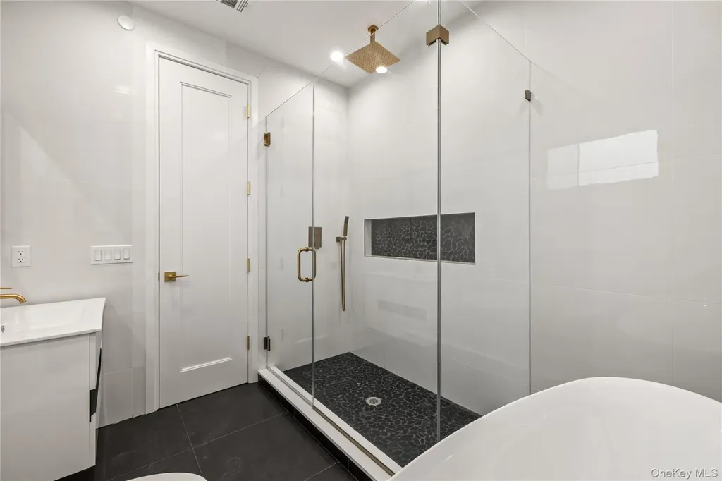 7 Sherwood Avenue Spring Valley NY 10977