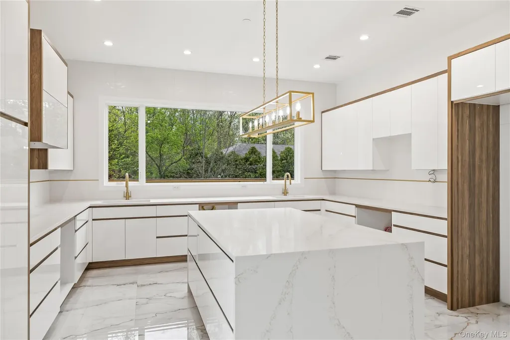 7 Sherwood Avenue Spring Valley NY 10977