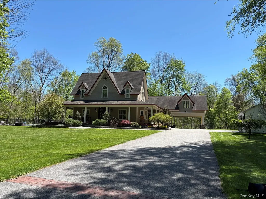 34 Sycamore Drive Wallkill NY 12589